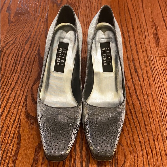 Excellent condition Stuart Weitzman silver heels. - Picture 2 of 7